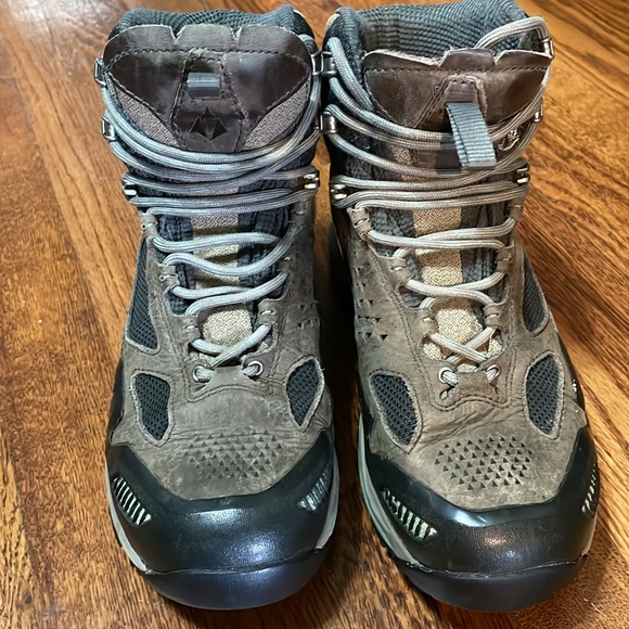 Gently used grey/sage green, Vasque Women’s hiking boots, size US 7.5/Eu 38 - Picture 7 of 8
